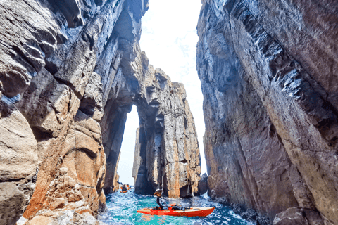 Hong Kong: Geopark Ninepin Group Kayaking Adventure Tour (Shared) Hong Kong: Geopark Ninepin Kayaking Adventure Tour