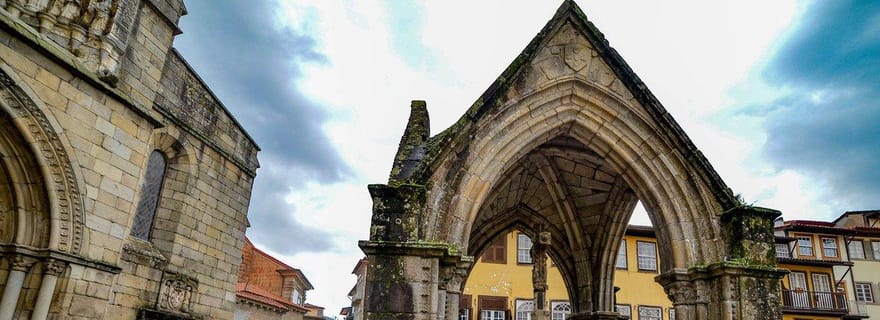 Visite de Guimaraes ; visite du château, du palais et de la ville