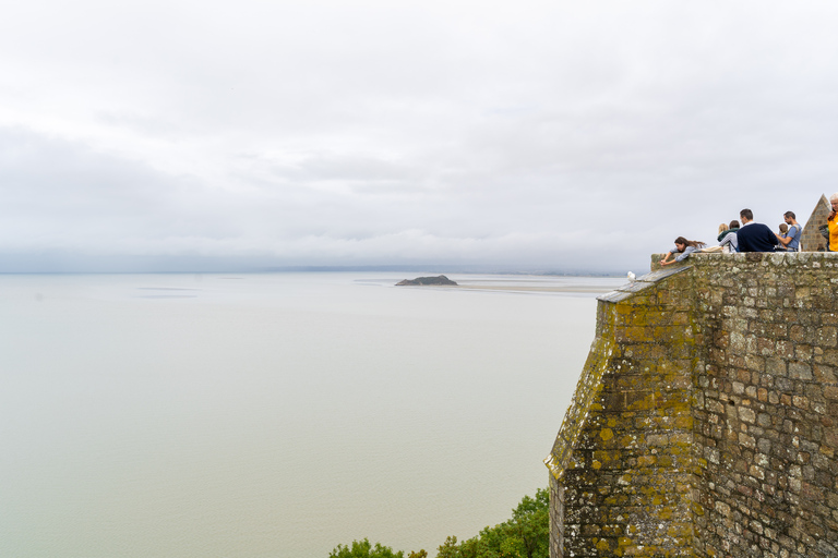 De Paris: Viagem de 1 dia ao Mont Saint Michel com um guiaDe Paris: excursão de um dia ao Mont Saint Michel com um guia