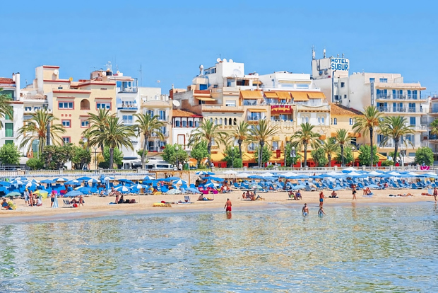 Tour a Sitges (Bcn): Diversità culturale, tapas e spiaggia