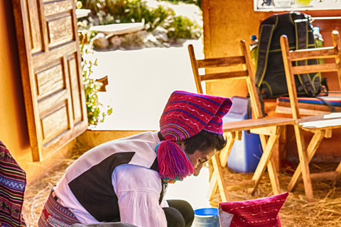 Visite o Titicaca Treasures: Explore as ilhas flutuantes e o Taquile