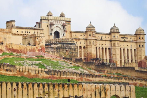 Delhi: 7 Tage Goldenes Dreieck mit Tiger-Safari &amp; VaranasiTour mit 5-Sterne-Hotel-Unterkunft