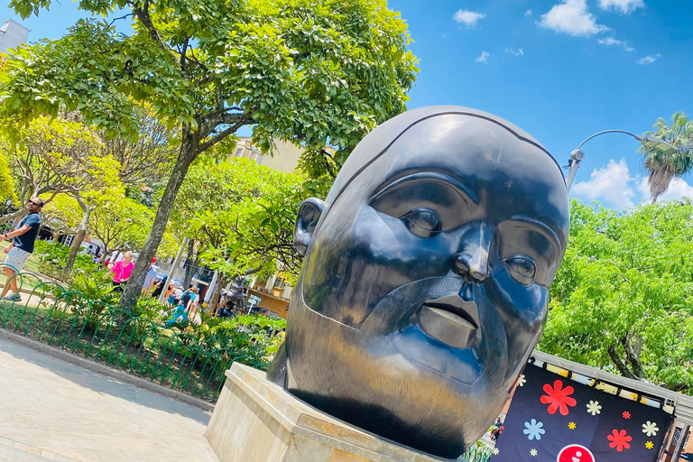 Medellín: City tour pelo centro da cidade além da história e do novo vale