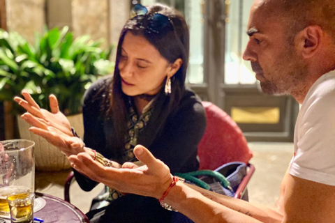 Salamanca: Quiromancia, come and discover your path in your hands Salamanca: Quiromancy, come and discover your path in your hands