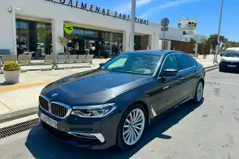 Rent a car with private driver hourly