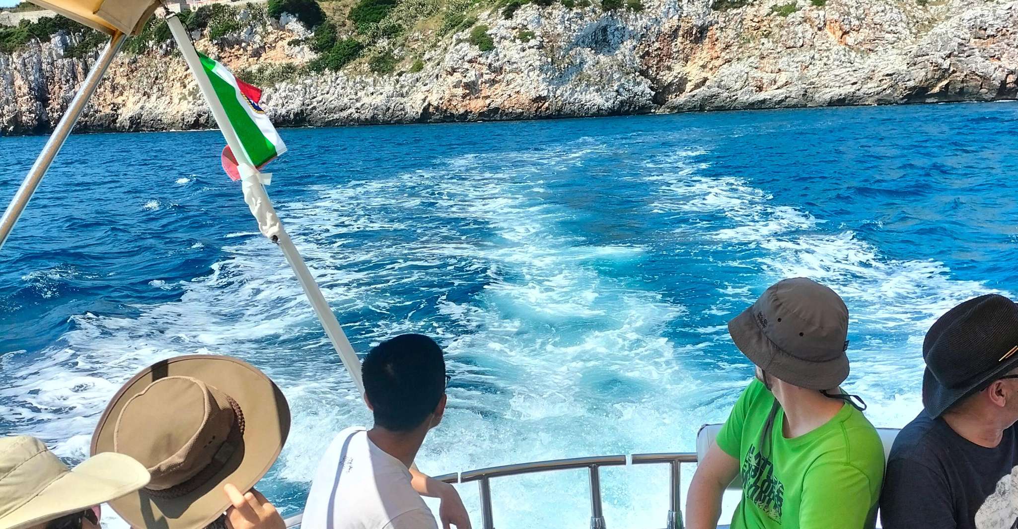 Gita in barca a Santa Cesarea Terme da Castro - Housity