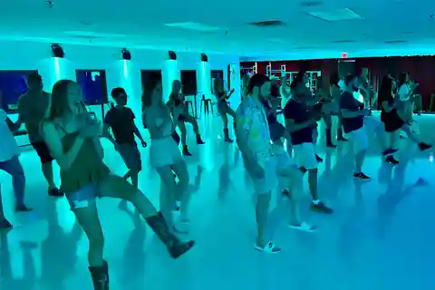 Nashville: Line Dancing Lesson