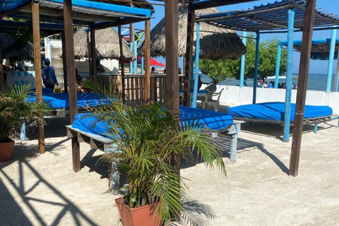 Carthagène, plage de Tierra Bomba et déjeunerCartagena, plage de Tierra Bomba et déjeuner