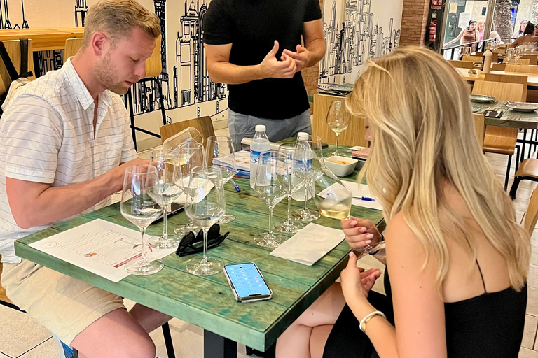 Flavors Route: Tasting of 5 Wines with Pairing in Alicante