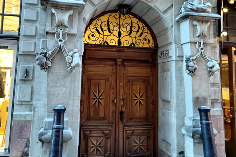 Stockholm Deluxe Must-Do Tour: Old Town, Palace & City Hall Public Shared tour