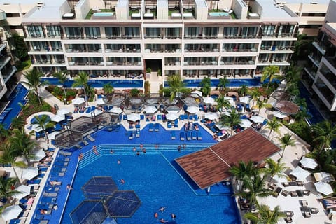 Private Shuttle from Royalton Riviera Cancun to CUN Airport