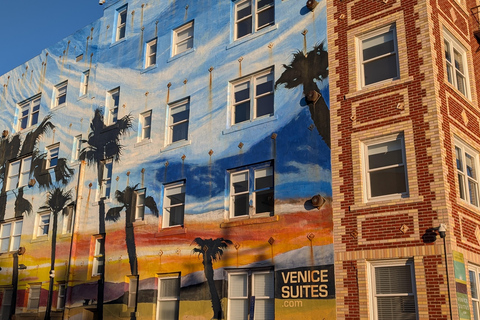 LA: Venice Beach, Muscle Beach & Santa Monica Walking Tour Italian language