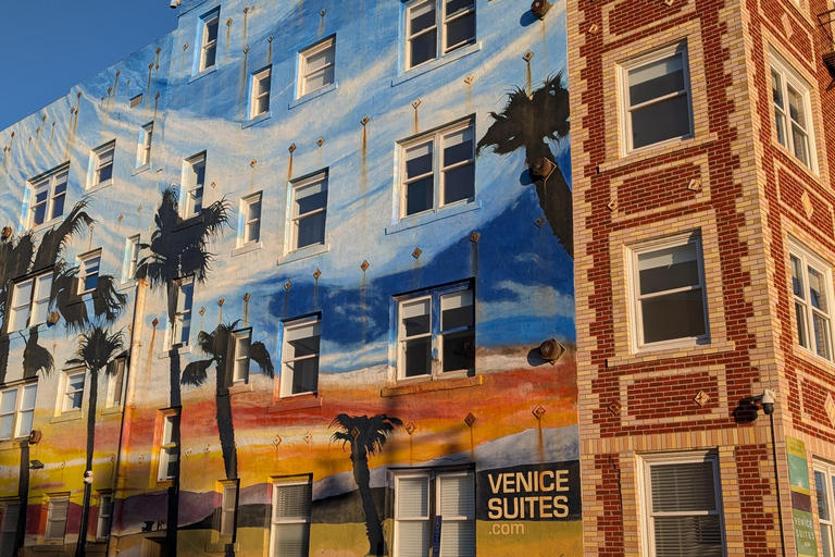 LA: Venice Beach, Muscle Beach & Santa Monica Walking Tour Italian language