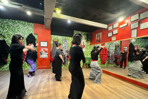 Seville: Enjoy a class of approach to flamenco