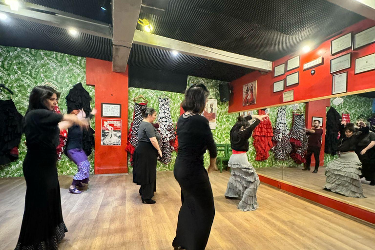 Seville: Enjoy a class of approach to flamenco