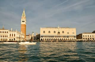 Venedig: Exklusive Bootstour auf dem Canal Grande und auf geheimen Kanälen