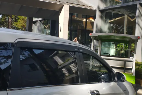 Coche privado de ida desde el Aeropuerto de Cam Ranh <=> Nha Trang