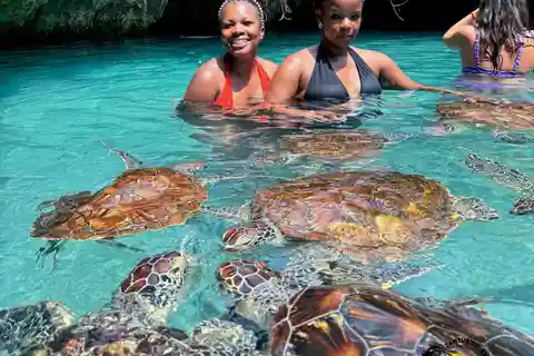 Zanzibar: Swimming with Turtles at Salaam Cave Aquarium