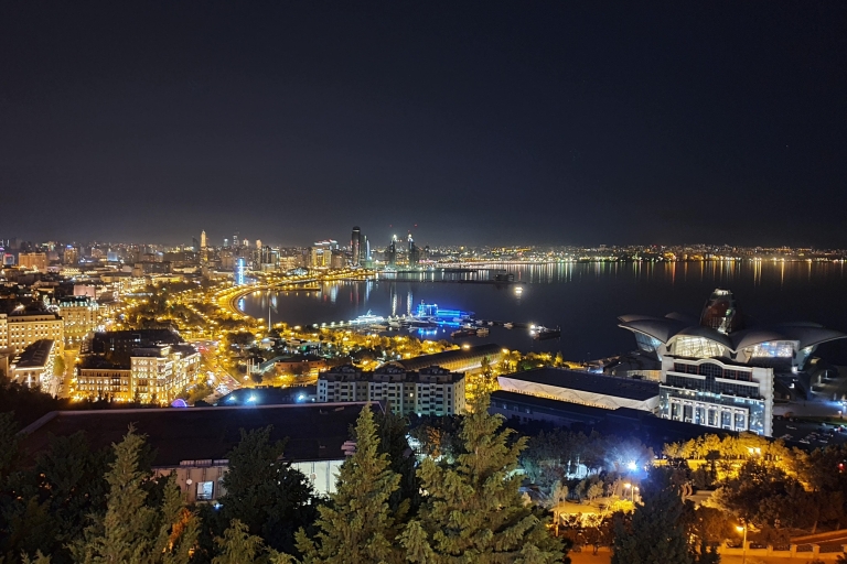 Baku: Private Nachttour (mit Führung)