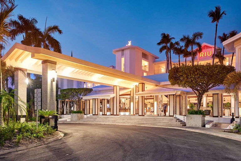 خدمة نقل خاصة من مطار بونتا كانا إلى قصر ريو ماكاونقل خاص من مطار بونتا كانا إلى ريو بالاس ماكاو