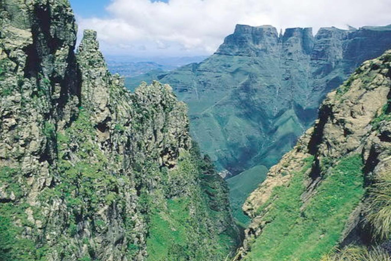 From Durban: Howick Falls and Drakensberg Mountains Day Tour