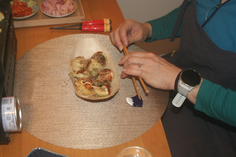 Osaka: Japanese Home Cooking Class with Sake Osaka: Japanese Home Cooking Class with Sake