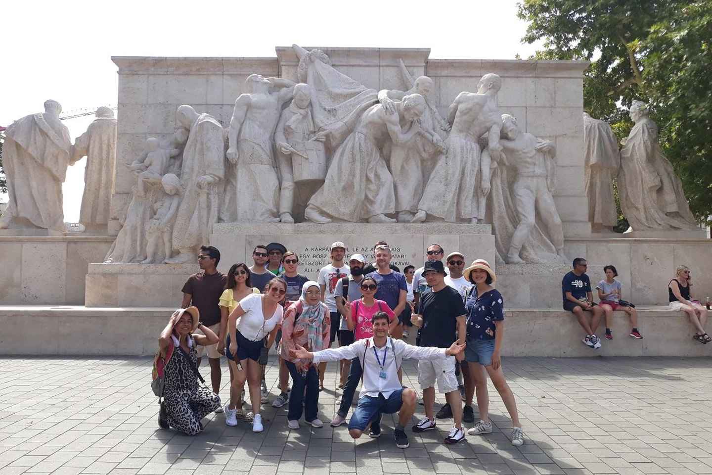 Budapest: Parliament & Its Surroundings Tour with Folk Music