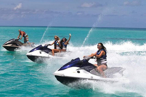 Sansibar: Kiwengwa Beach mit Jet-Ski-Abenteuer.Sansibar: Kiwengwa Beach mit einem Jet-Ski-Abenteuer.