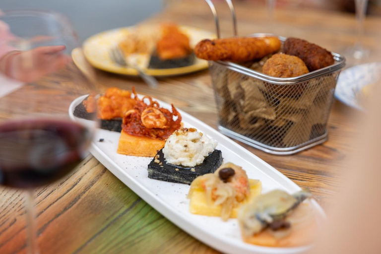 Venice Food Tasting Tour: Bites, Wine, Dinner & Local Guide