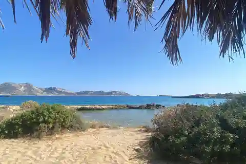 Naxos: Old Town, Portara, Halki and Apiranthos Car Tour