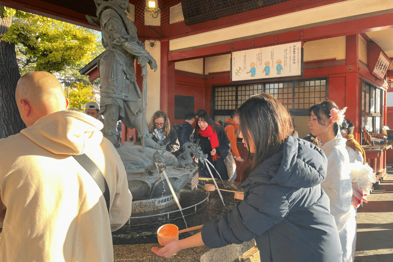 Tokyo: Asakusa Temple & Shrine Walking Tour with Local Guide Tokyo: Asakusa Guided Walking Tour Visiting Sensoji Temple