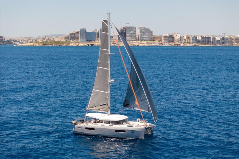 Alquiler exclusivo de catamaranesComino, Gozo, Malta Charter de día completo