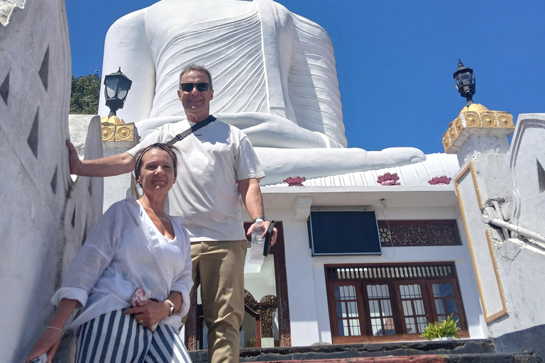 Kandy: Private Tuk Tuk City Tour with Local Guide