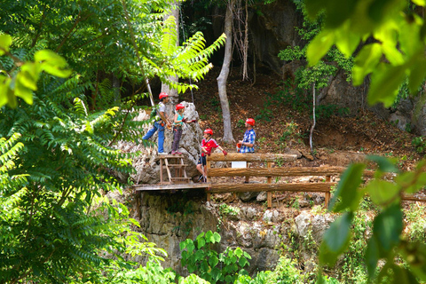 Krabi: Esperienza di zipline, ATV e arrampicata in cima alla cordaZipline di un giorno intero