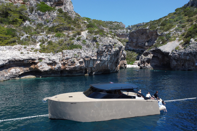 Split: Full-Day 4 Islands Tour by Luxury Boat