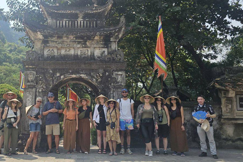 Depuis Hanoi : Ninh Binh - Trang An - Grottes de Mua - Déjeuner et busAu départ de Hanoi : Découvrez la beauté de Ninh Binh - Excursion d&#039;une journée