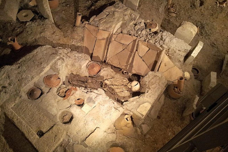 Rome: Vatican Necropolis and Via Triumphalis Guided Tour Necropoli Vaticana