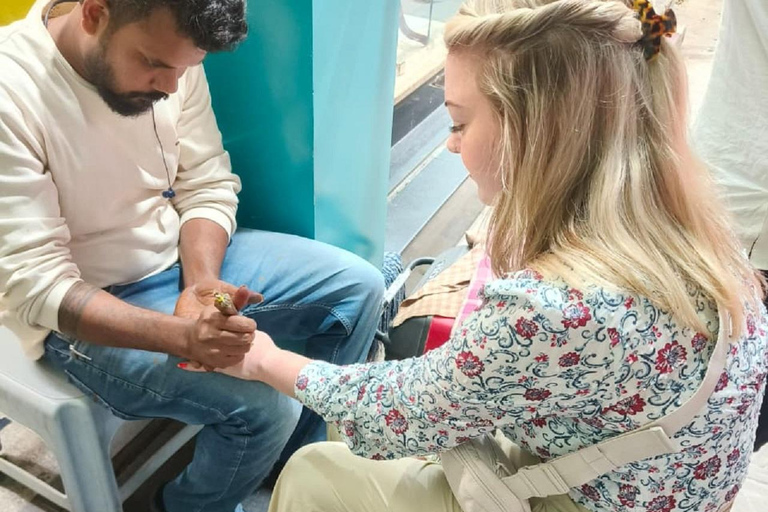 Bangalore: Jayanagar Food Tour with Dosa and Henna