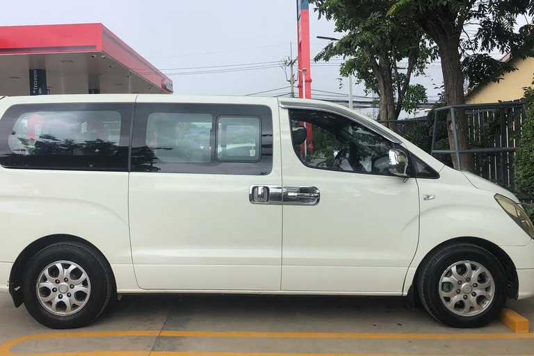 Private Transfer from Siem Reap to Phnom Penh Toyota Alphard