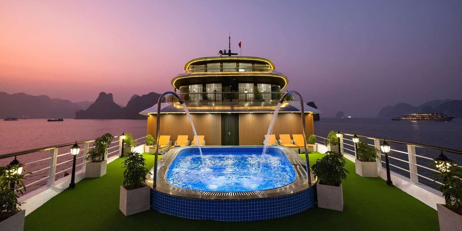 Halong Bay cruise — photo 65