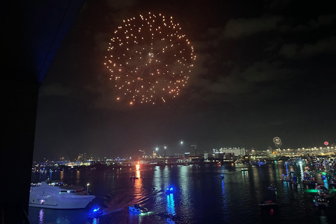 Miami: New Years Eve Fireworks Cruise on Biscayne Bay