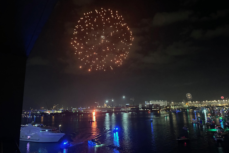 Miami: New Years Eve Fireworks Cruise on Biscayne Bay