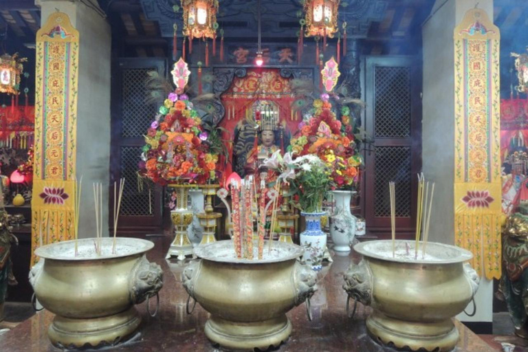 Hong Kong: Chinese New Year Tour with Parade Show and Dinner Early Bird Chinese New Year Tour with Parade Show and Dinner