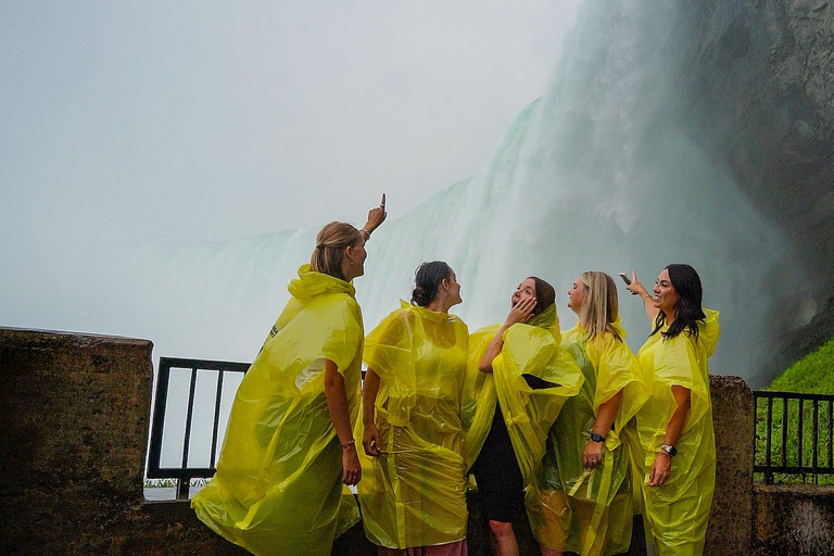 Niagara Falls: Express Tour with Journey, Boat & Skylon