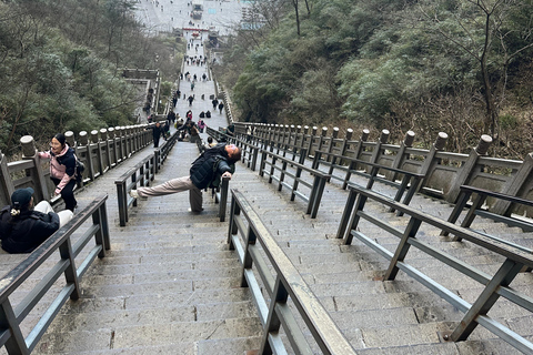 1-Day Private Tour to Tianmen Mountain & Glass Bridge