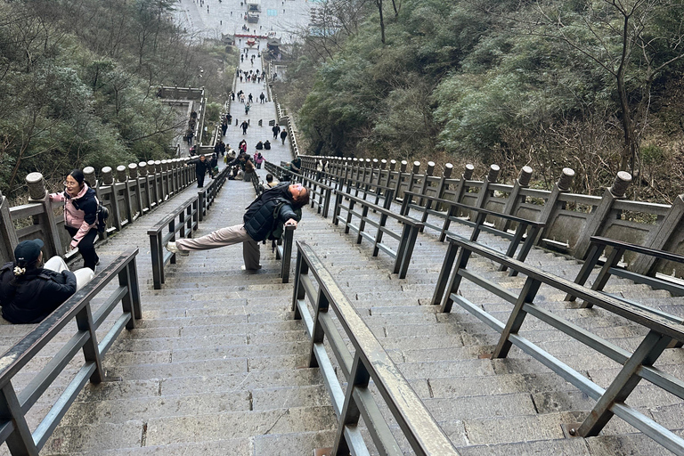 1-Day Private Tour to Tianmen Mountain & Glass Bridge