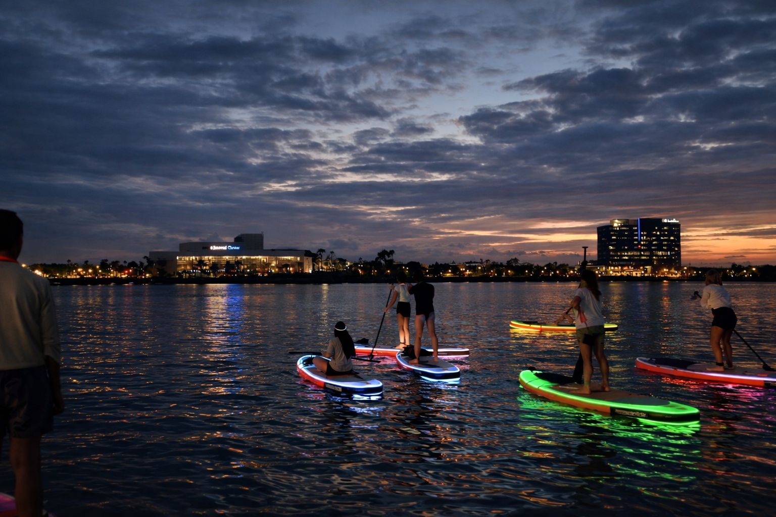 Daytona Beach: Nächtliche Paddleboarding-Tour mit LED-beleuchteten Boards