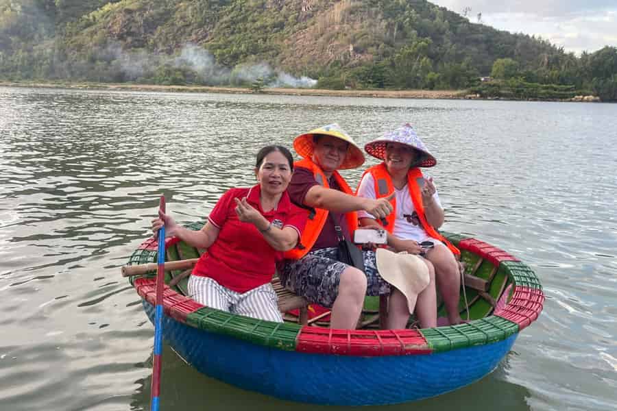 Nha Trang: Öko-Tour mit dem Korbboot auf dem Cai-Fluss. Foto: GetYourGuide Nha Trang: Öko-Tour mit dem Korbboot auf dem Cai-Fluss. Foto: GetYourGuide