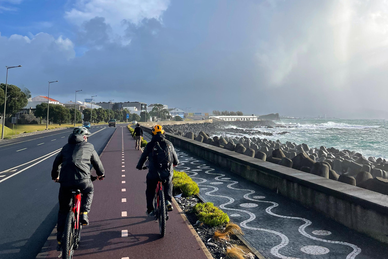 Ponta Delgada: Excursión en bicicleta eléctrica