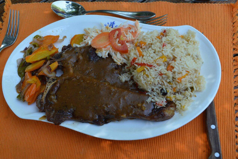 Kisumu: Rusinga Island Fish BBQ & Luanda Magere Tour